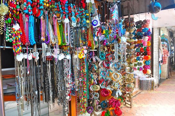 Street Shopping in India: Destination 1 MUMBAI- Colaba