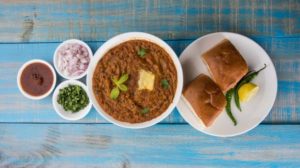 underrated Indian comfort food - keema pav