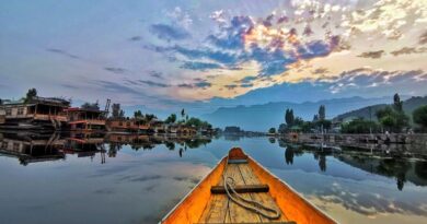 While talking about India's most romantic destination how could we not start with Kashmir?